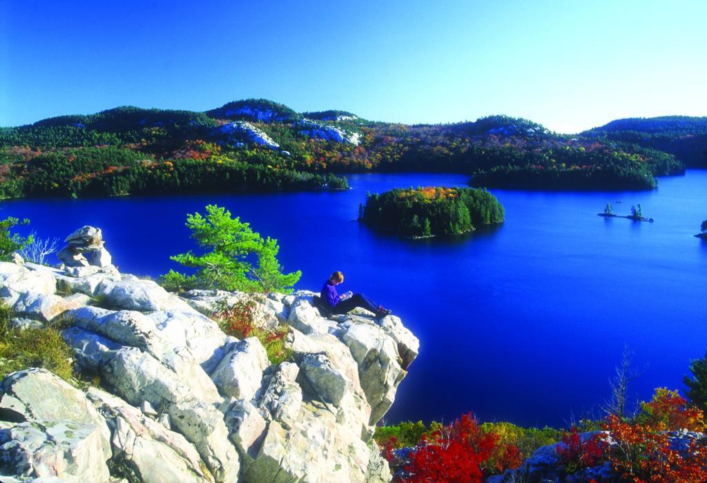 Killarney Mountain Lodge Exterior photo