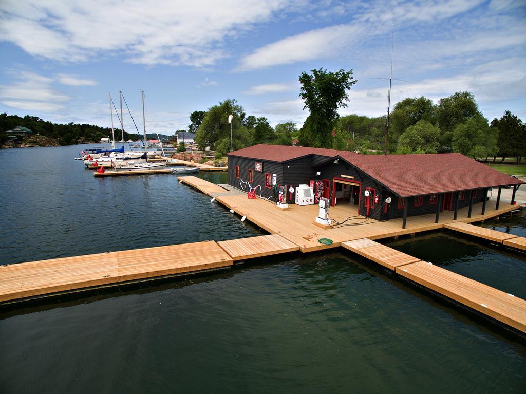 Killarney Mountain Lodge Exterior photo