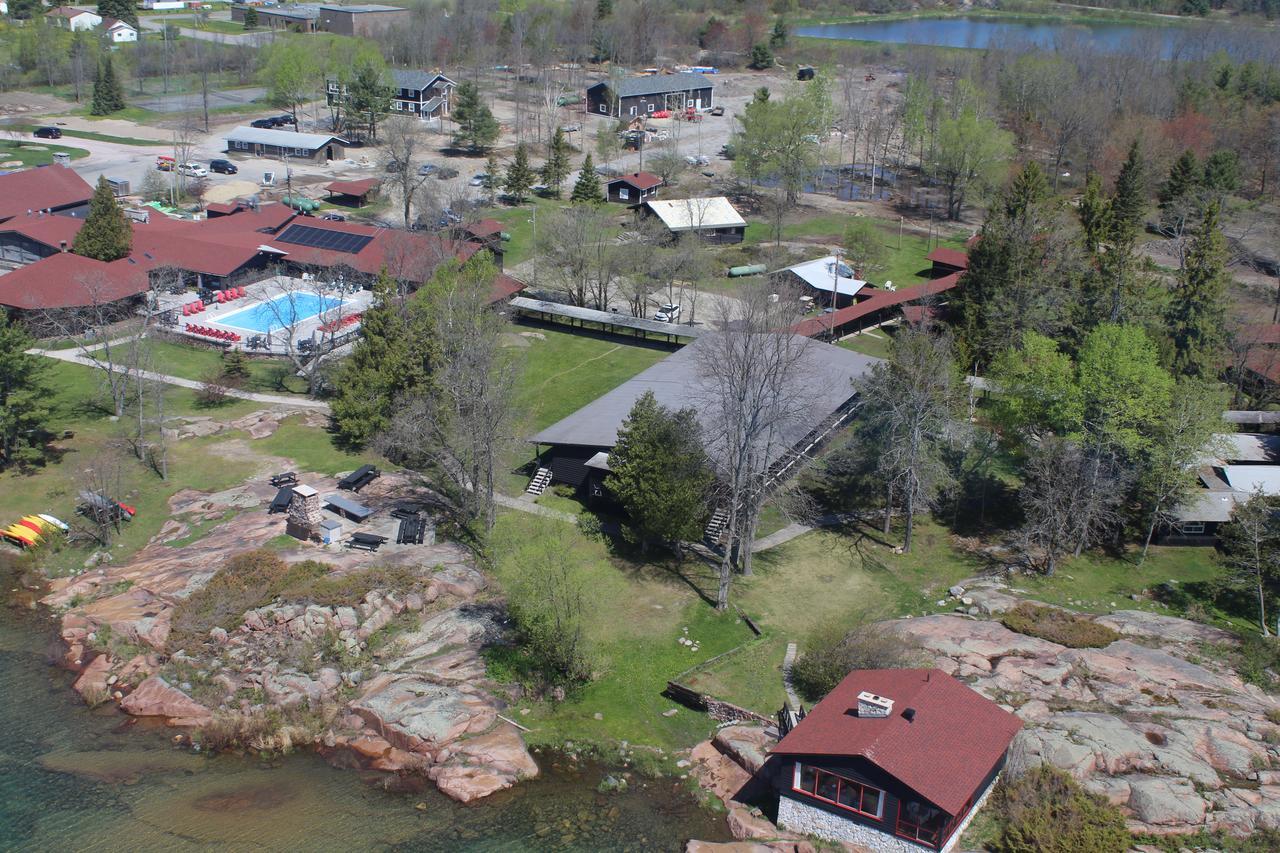 Killarney Mountain Lodge Exterior photo