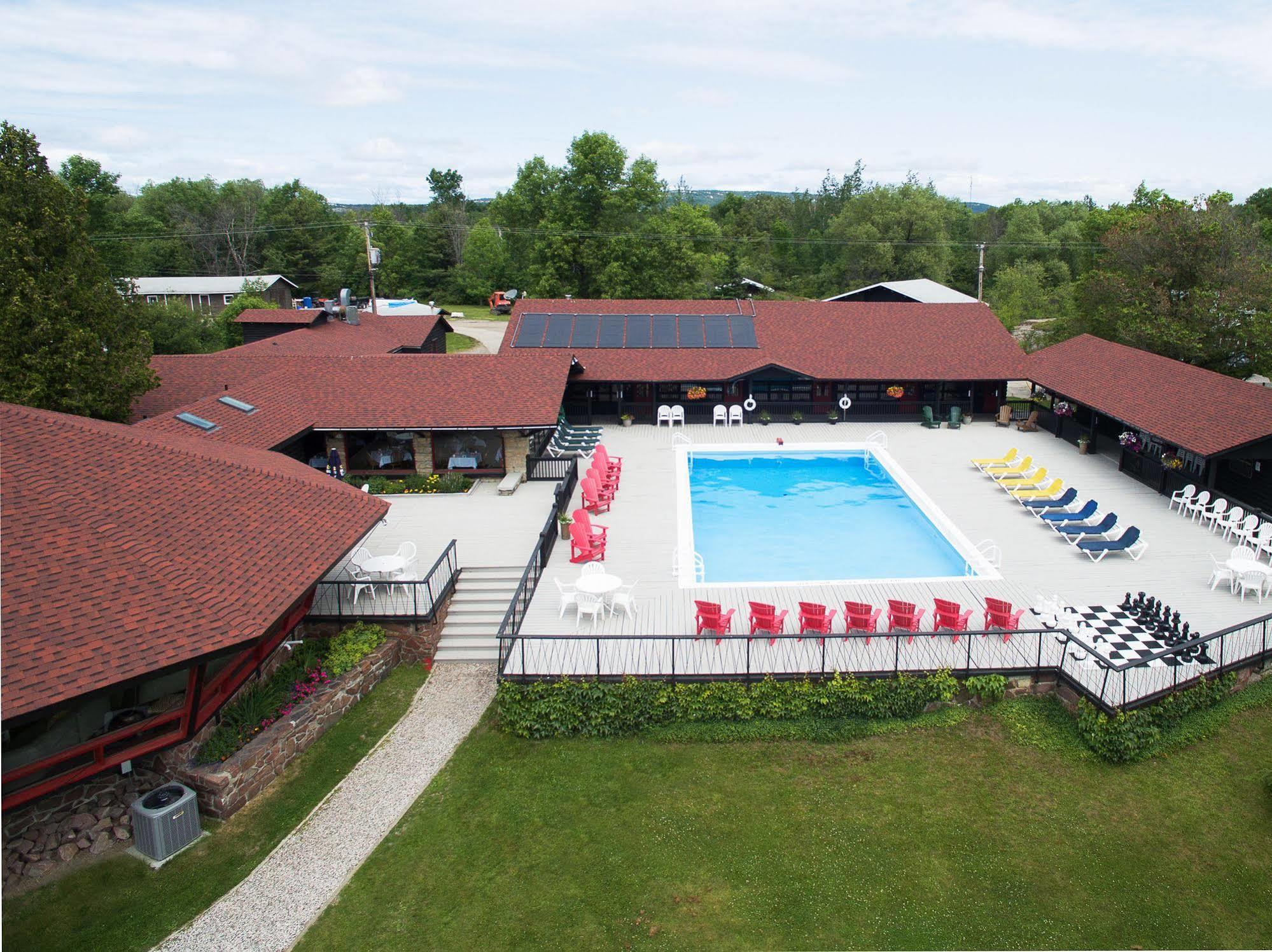 Killarney Mountain Lodge Exterior photo