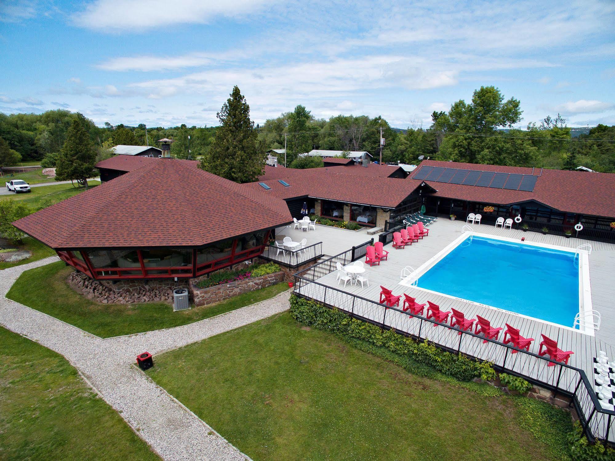 Killarney Mountain Lodge Exterior photo